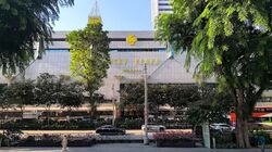 Lucky Plaza (D9), Shop House #563971341